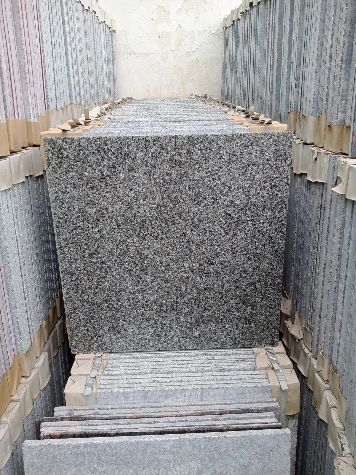Grey Granite polished Indian granite surface